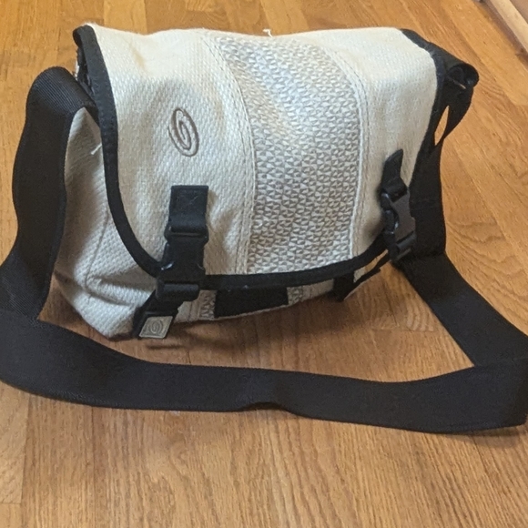 Timbuk2 Other - Eco-Friendly Timbuk2 Hemp Messenger Bag (XS)